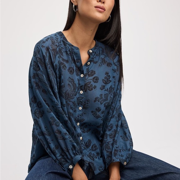 NWT Reitmans Navy Floral Blouse - Picture 3 of 6